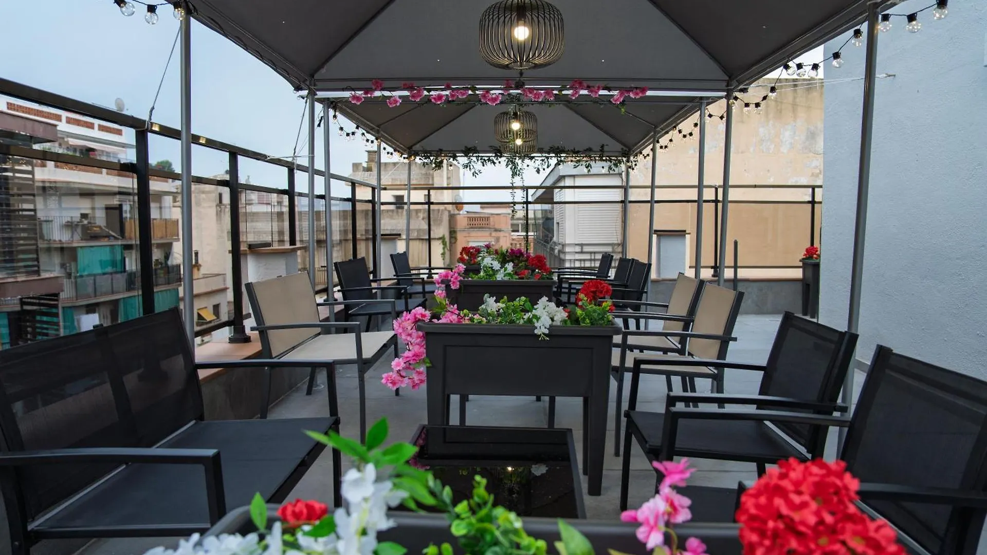 Hotel Mefolinkel Suits يوريت دي مار إسبانيا