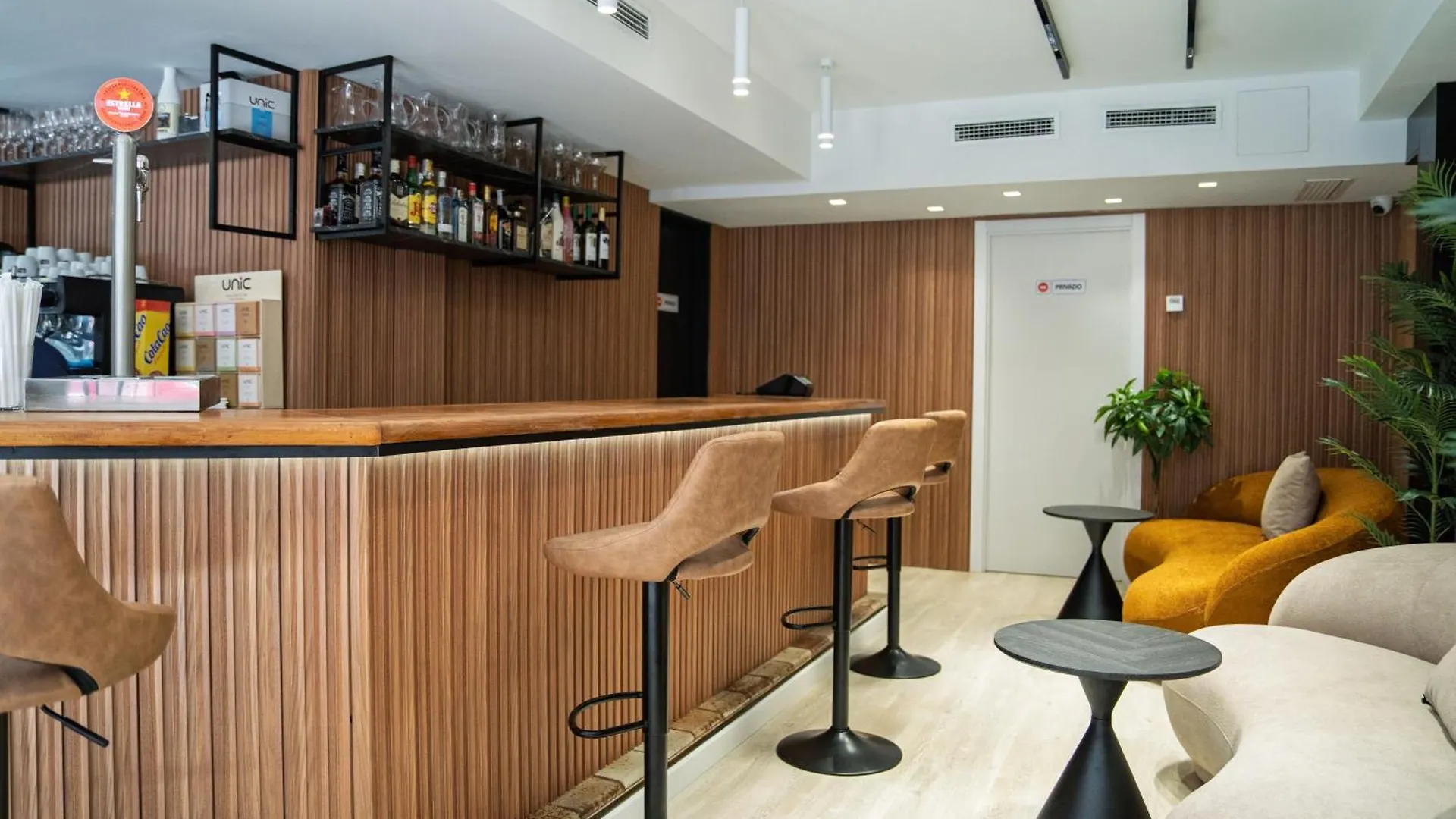Hotel Mefolinkel Suits يوريت دي مار