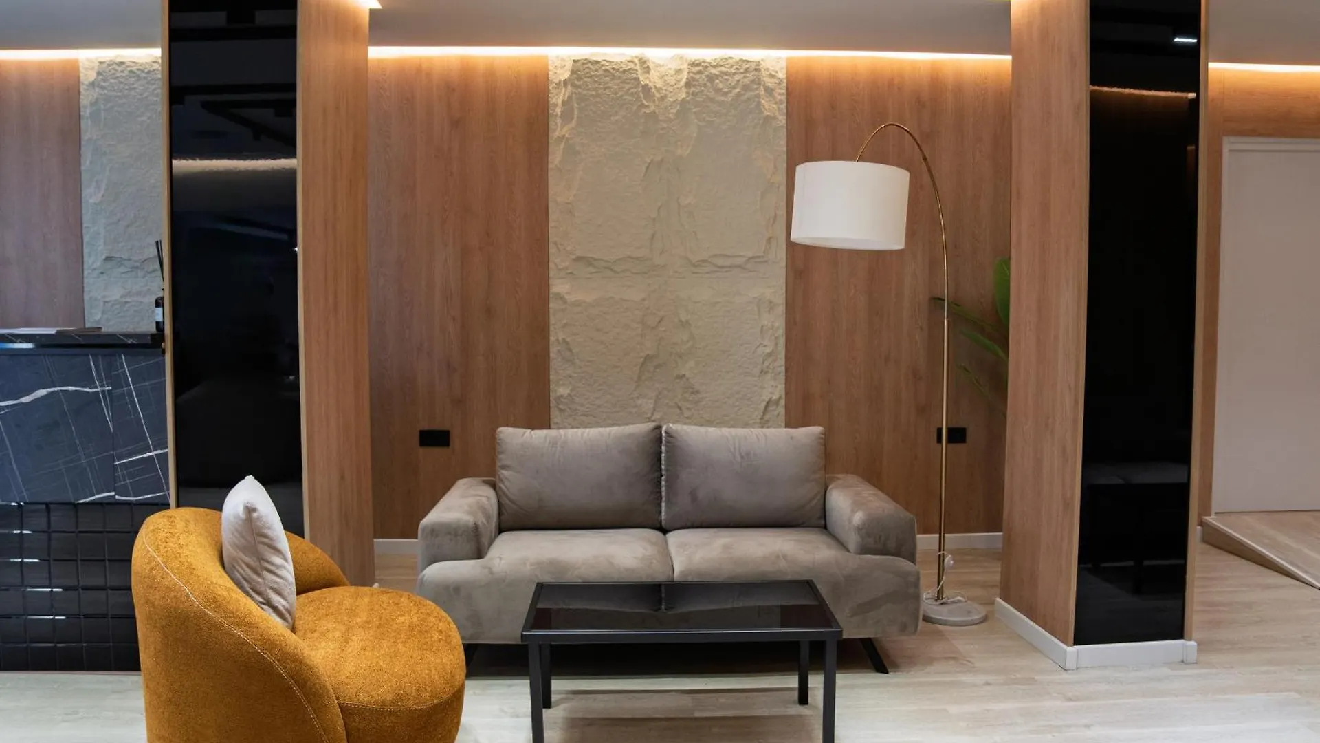 Hotel Mefolinkel Suits يوريت دي مار